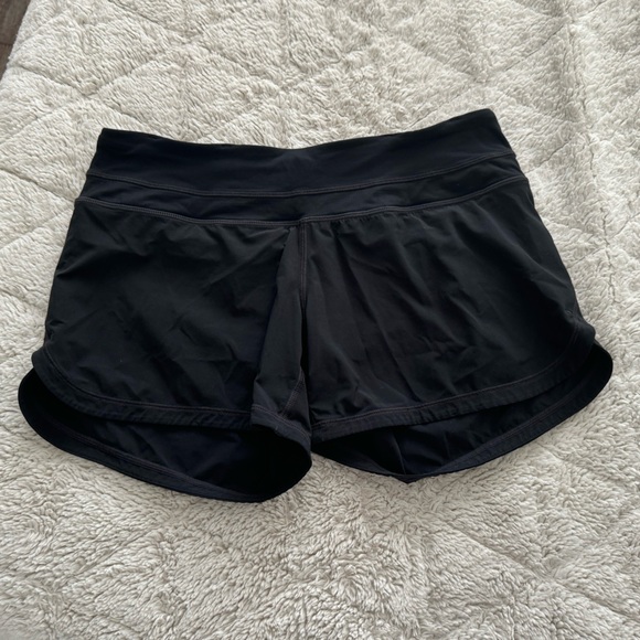 Lululemon Black Shorts SIZE 6 - Picture 2 of 3